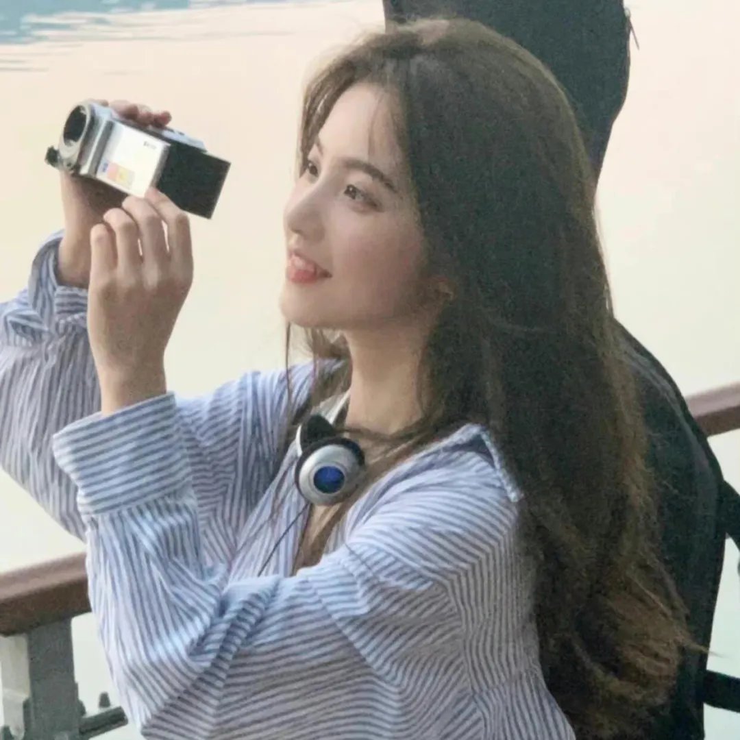 走进阳光的女人